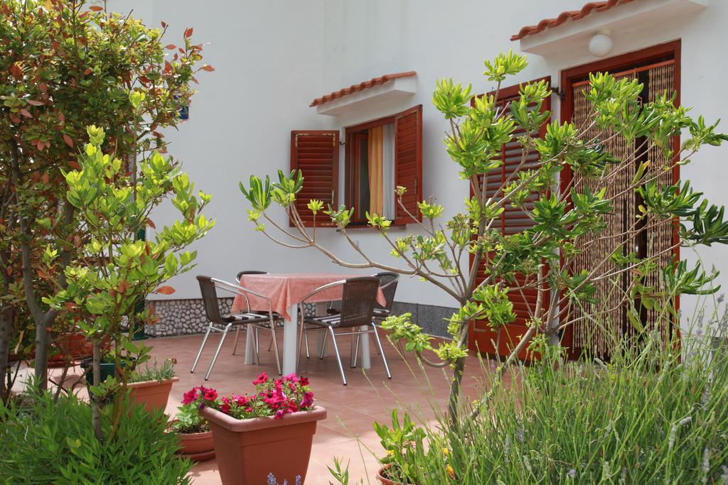 Apartments Reljic With Terrace Baška Екстериор снимка
