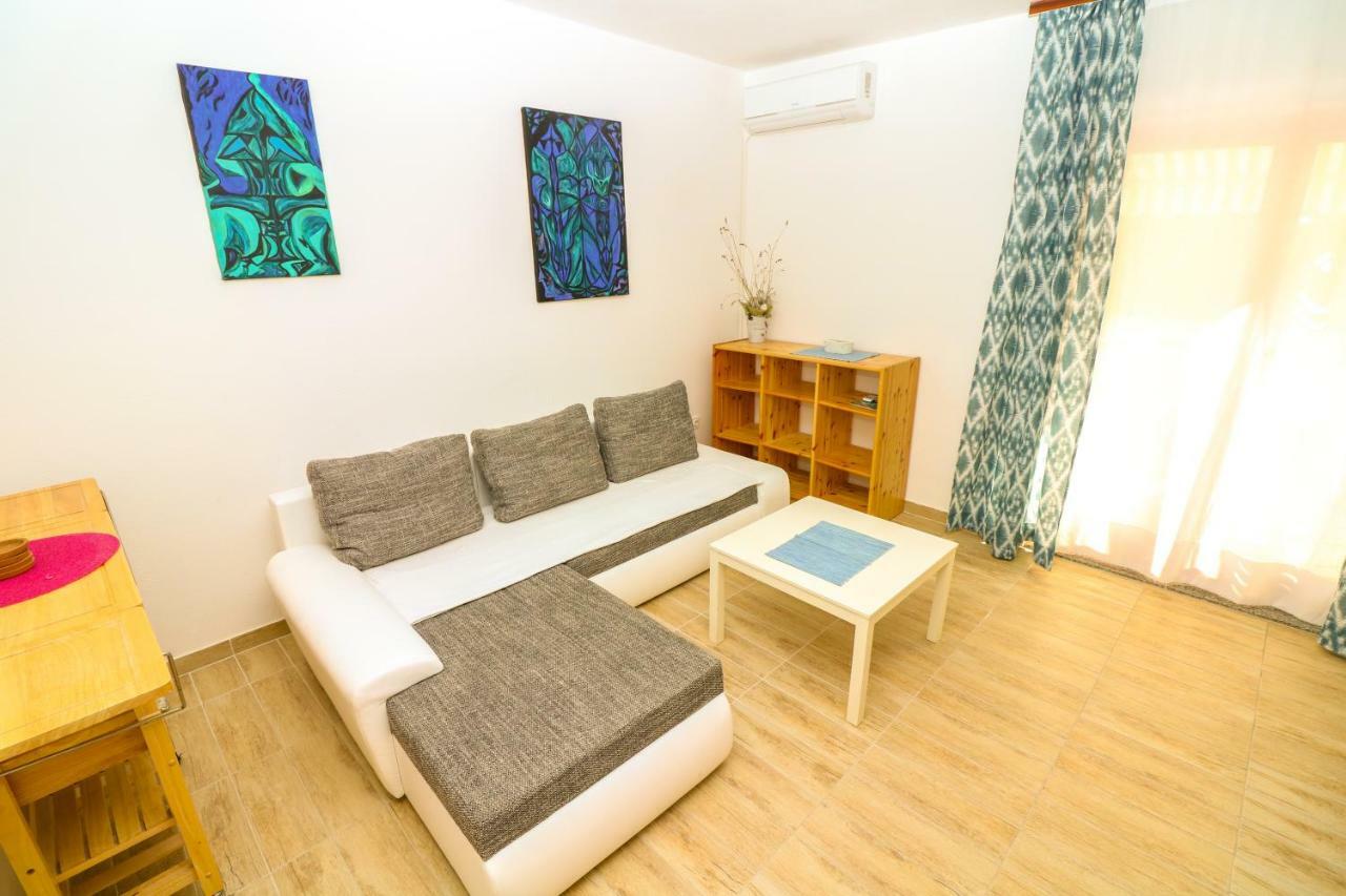 Apartments Reljic With Terrace Baška Екстериор снимка