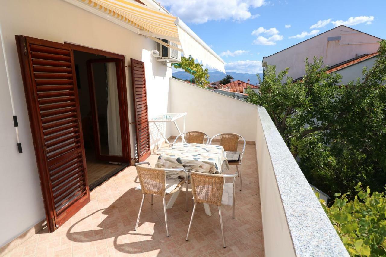 Apartments Reljic With Terrace Baška Екстериор снимка