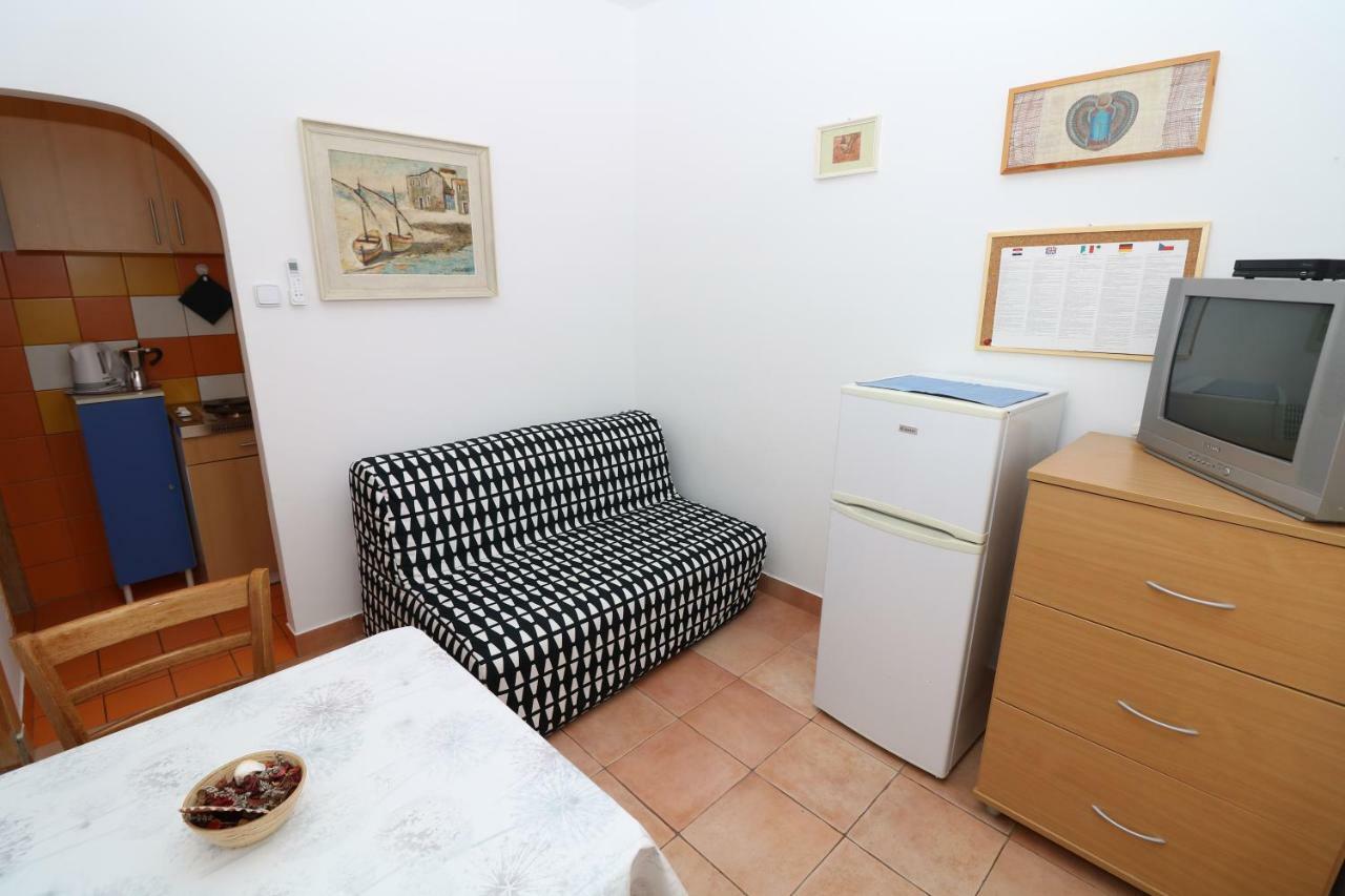 Apartments Reljic With Terrace Baška Екстериор снимка