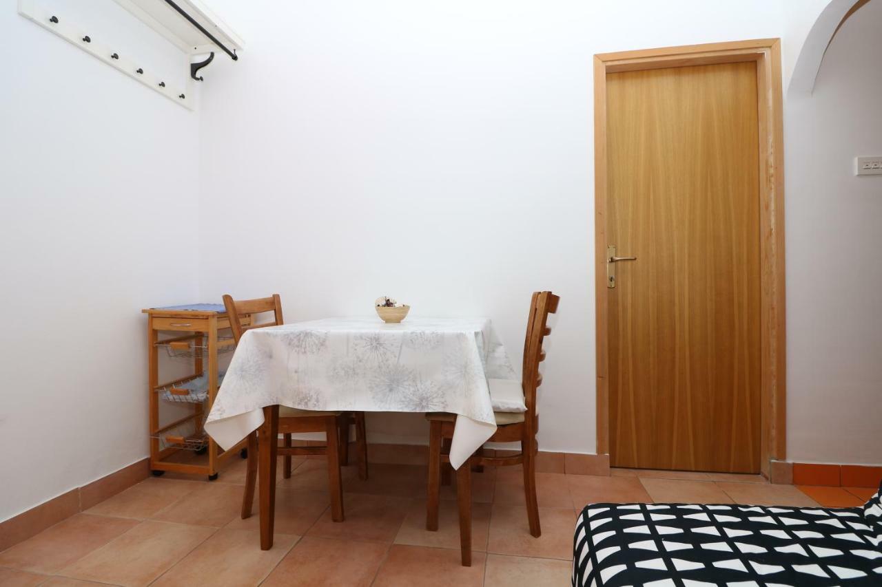 Apartments Reljic With Terrace Baška Екстериор снимка